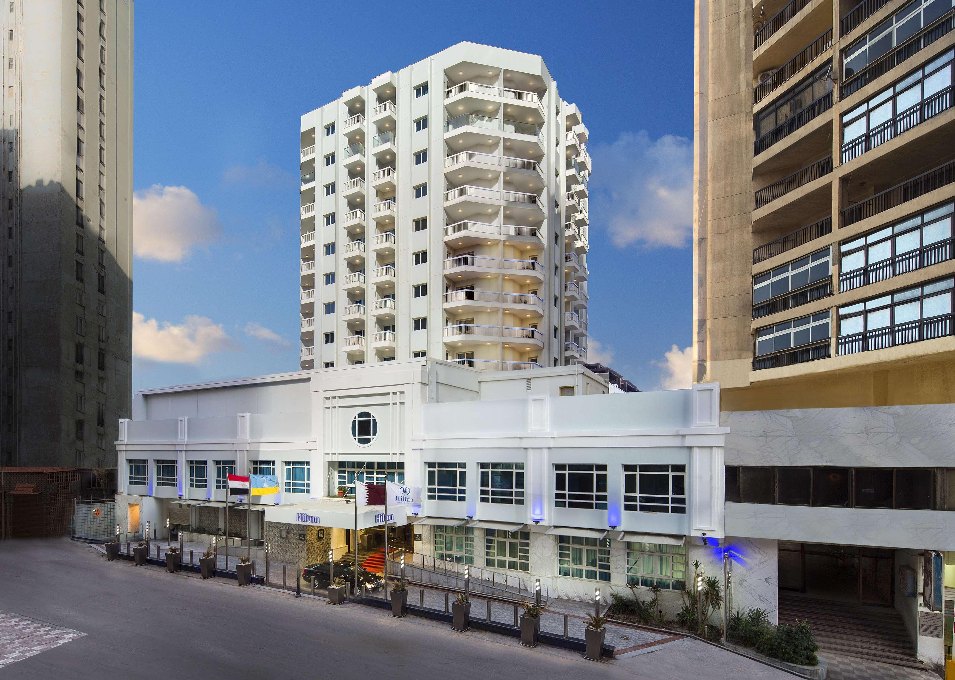 Hilton Alexandria Corniche Hotel Exterior foto The hotel in 2012