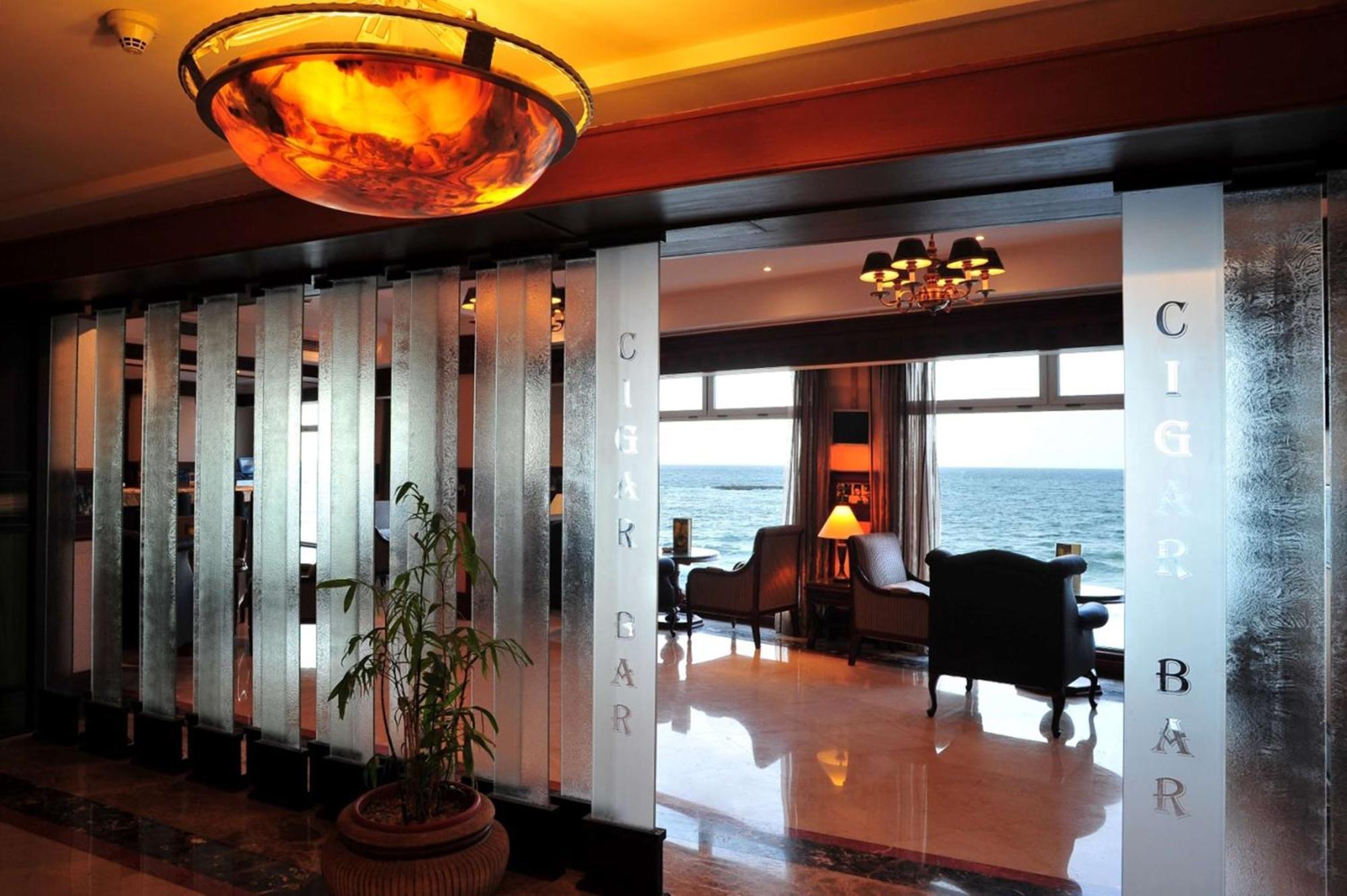 Hilton Alexandria Corniche Hotel Exterior foto Interior of the hotel