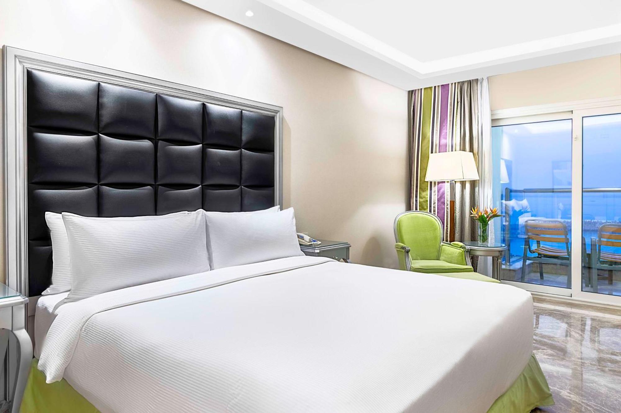 Hilton Alexandria Corniche Hotel Exterior foto Deluxe room