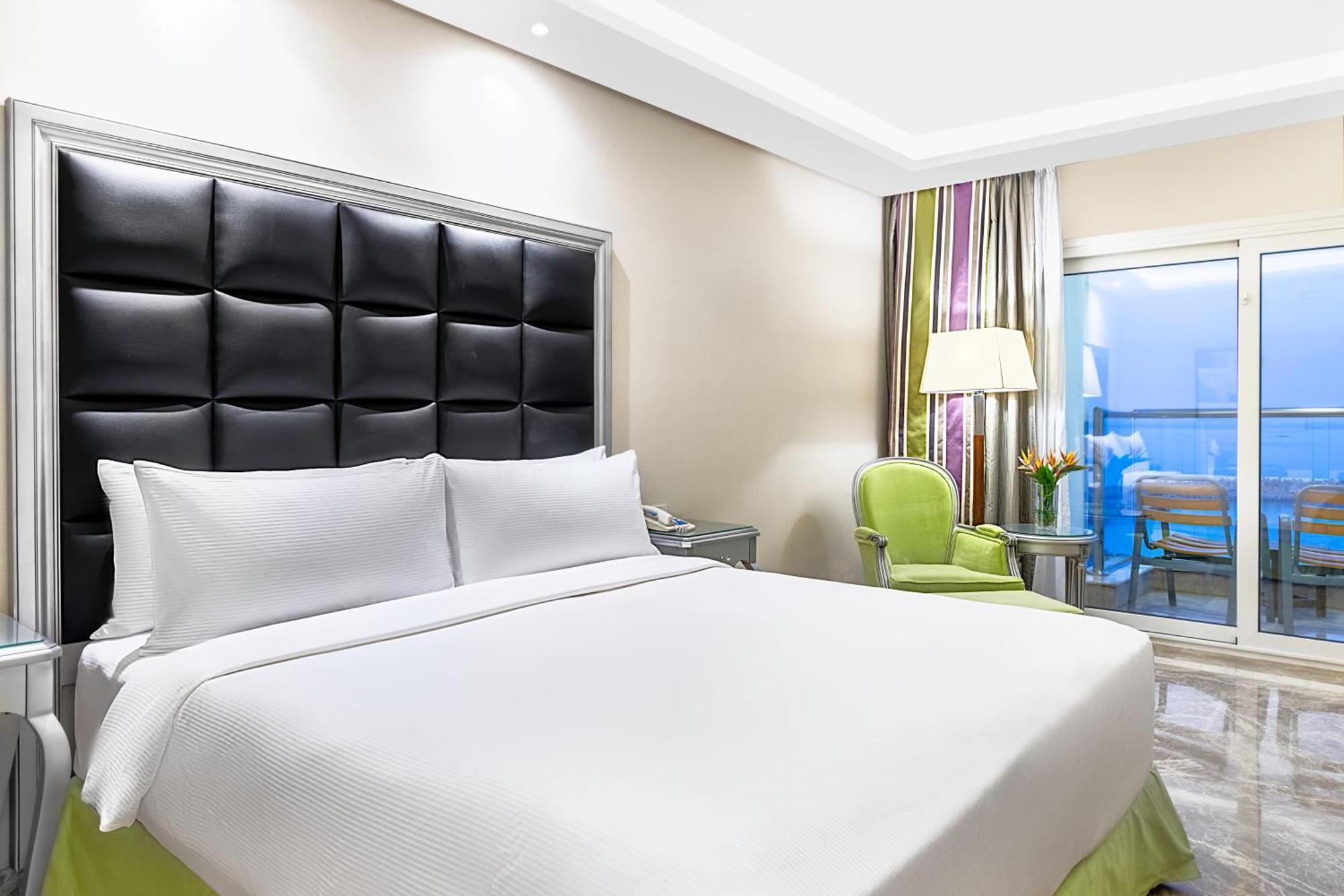 Hilton Alexandria Corniche Hotel Exterior foto